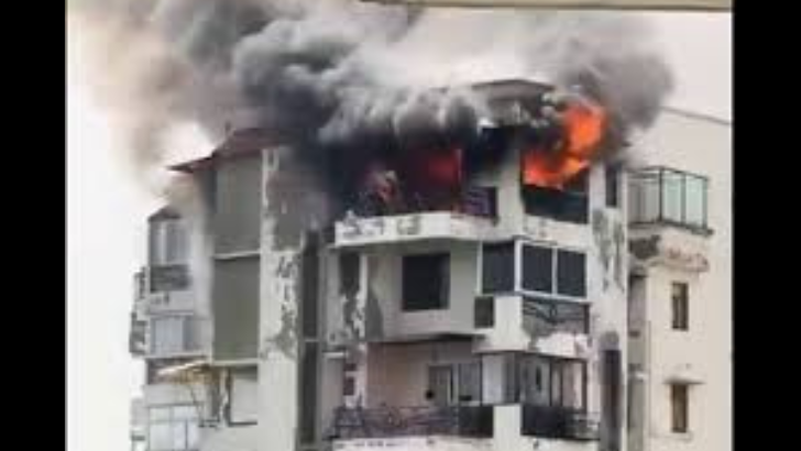 https://www.salarnews.in/public/uploads/images/newsimages/maannewsimage10062025_132640_delhi fire.png